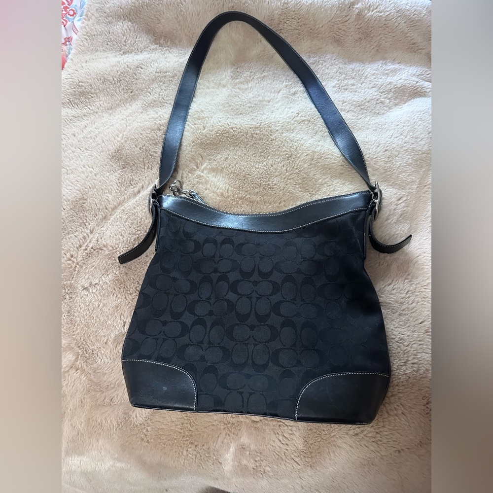 Chic Black Coach Vintage Signature Canvas Shoulder Bag